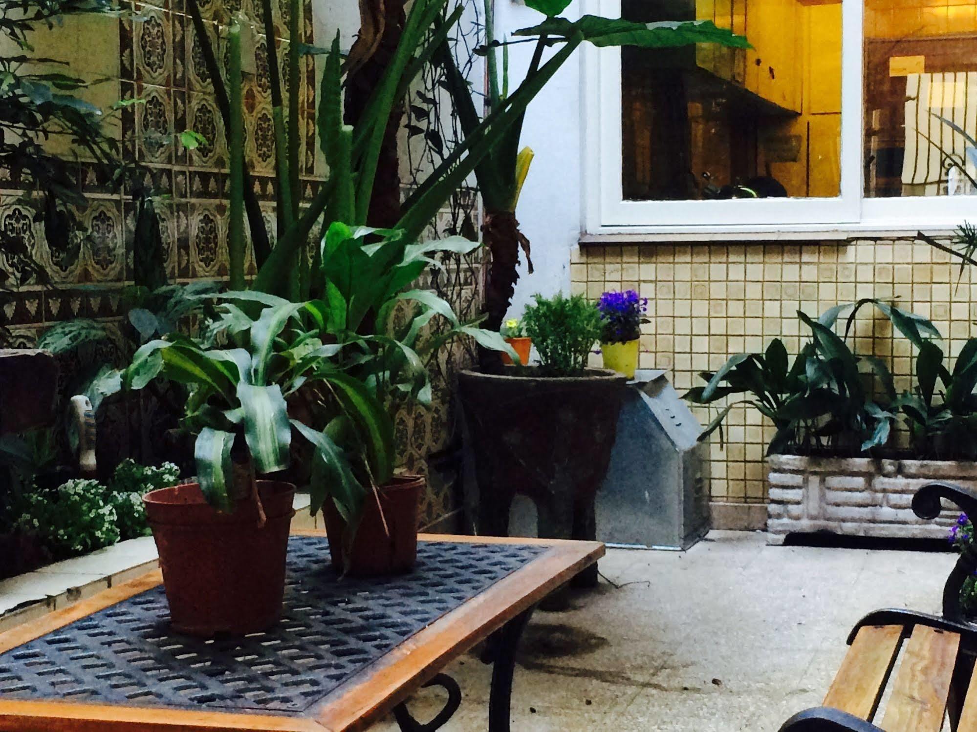 Petit Recoleta Hostel Buenos Aires Exterior foto